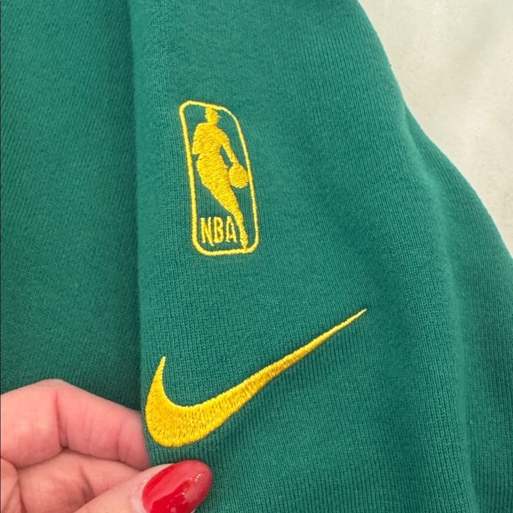EUC! Nike Boston Celtics City Earned Edition Courtside Hoodie, sz S - Picture 5 of 10
